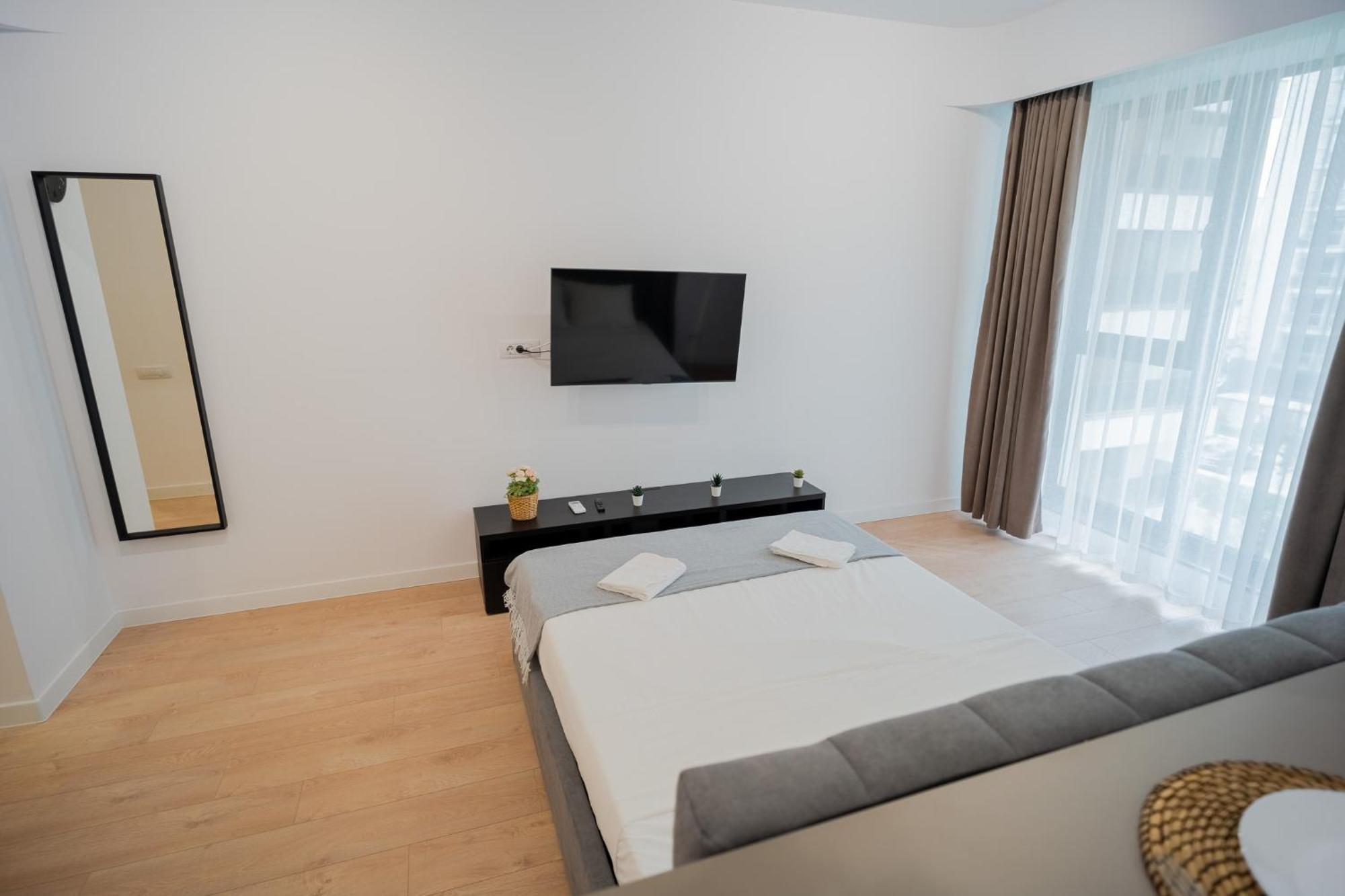 בוקרשט Amazing View Apartments - Iuliu Maniu & Politehnica Park מראה חיצוני תמונה