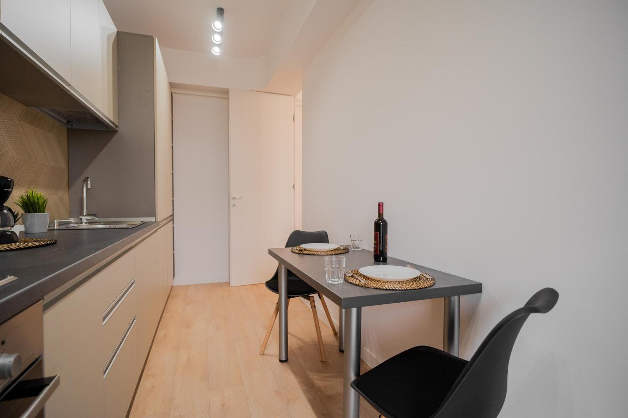בוקרשט Amazing View Apartments - Iuliu Maniu & Politehnica Park מראה חיצוני תמונה